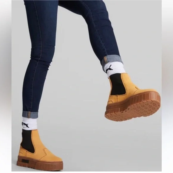 Puma Women’s Mayze Platform Chelsea Suede Tan Gum Sole Casual Boots Size 8.5 New - Picture 3 of 13